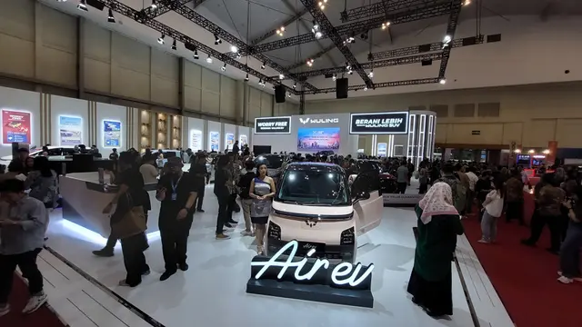 purerossi.com Jakarta - Gelaran Gaikindo Jakarta Auto Week (GJAW) 2024 dimanfaatkan Wuling Motors (Wuling) untuk mendongrak angka penjualannya jelang tutup tahun. Selama pameran berlangsung, Wuling menawarkan ragam program menarik yang berlaku untuk seluruh produknya.