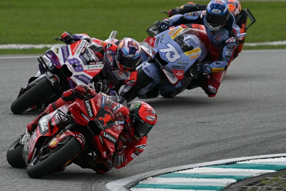 Balapan utama MotoGP Malaysia akan digelar di Sepang, Minggu (3/11/2024), pukul 14.00 WIB. Seri ini sekaligus bisa menjadi penentu siapa yang akan meraih gelar juara MotoGP 2024.