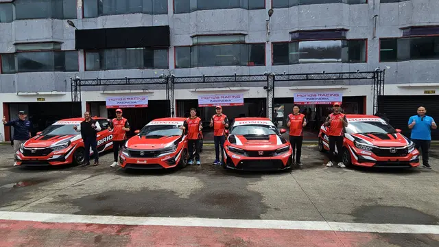 purerossi.com, Jakarta Susunan pembalap serta mobil baru untuk balap touring di Indonesia Sentul Series of Motorsport (ISSOM) 2024 telah diumumkan Tim Honda Racing Indonesia (HRI). HRI optimistis bisa meraih gelar tim terbaik di ajang tersebut.