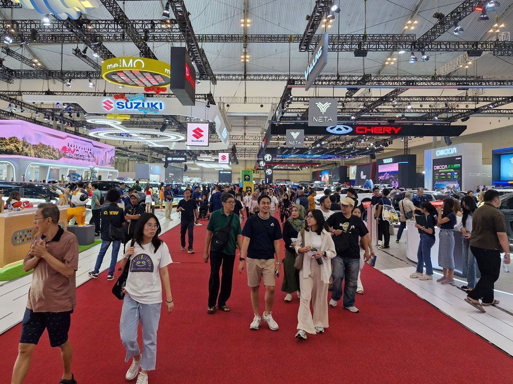 Setiap pameran mobil berskala besar di Indonesia bukan hanya jadi ajang unjuk teknologi maupun model terbaru. Ajang tersebut kerap pula menjadi momen untuk memberikan diskon spesial. Pameran mobil di pasar otomotif yang maju punya karakter yang berbeda dengan pameran mobil di pasar otomotif berkembang.