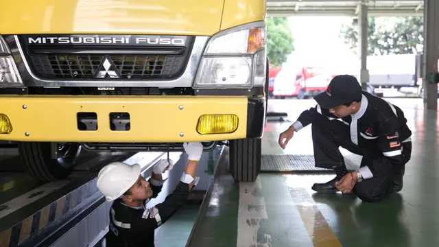 purerossi.com, Jakarta - Krama Yudha Tiga Berlian Motors (KTB) menggelar program promo bertajuk Fuso Service Campaign New Year 2025 yang berlangsung sejak Januari hingga Maret 2025.