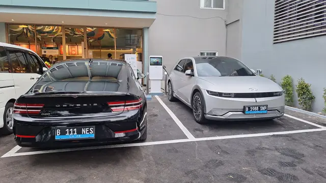 purerossi.com, Jakarta - PT Hyundai Motors Indonesia (HMID) memperluas akses EV charging station, dan program EV Charging Subscription untuk semua pemilik mobil listrik di Tanah Air. Artinya, layanan ini, juga bisa digunakan untuk merek lain atau pengguna roda empat bertenaga baterai di Indonesia.