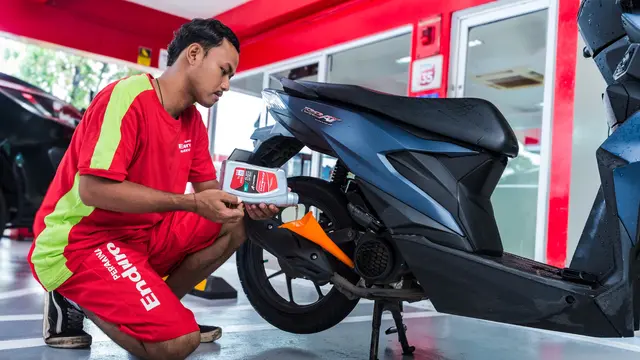 purerossi.com, Jakarta - PT Pertamina Lubricants (PTPL), anak perusahaan PT Pertamina Patra Niaga Subholding Commercial & Trading Pertamina, kembali menegaskan komitmennya dalam menyediakan produk oli berkualitas tinggi yang memenuhi standar internasional.
