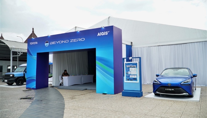 Pameran ini memperkenalkan berbagai solusi mobilitas ramah lingkungan dengan tema utama “Beyond Zero”, yang berfokus pada upaya mencapai netralitas karbon melalui teknologi multi-pathway.