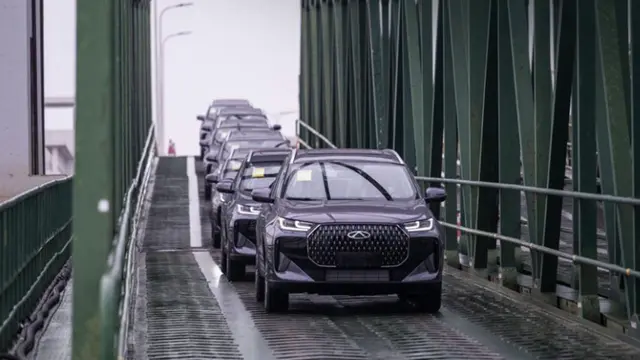 purerossi.com, Jakarta - Chery Group, produsen otomotif asal Tiongkok, mencatat pencapaian gemilang pada kuartal pertama 2025, dengan mempertahankan posisinya sebagai pemimpin ekspor kendaraan dari Tiongkok.