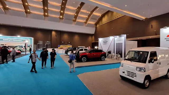 purerossi.com, Jakarta - Gelaran Periklindo Electric Vehicle Show (PEVS) 2025 resmi dibuka. Pameran khusus untuk kendaraan bertenaga baterai ini, dihelat di JIExpo, Kemayoran, Jakarta Pusat, 29 April hingga 4 Mei 2025.