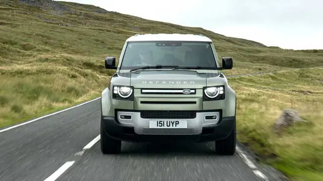 purerossi.com - Jaguar Land Rover (JLR), salah satu produsen mobil mewah ternama asal Inggris, secara resmi mengumumkan penghentian sementara produksi di pasar China