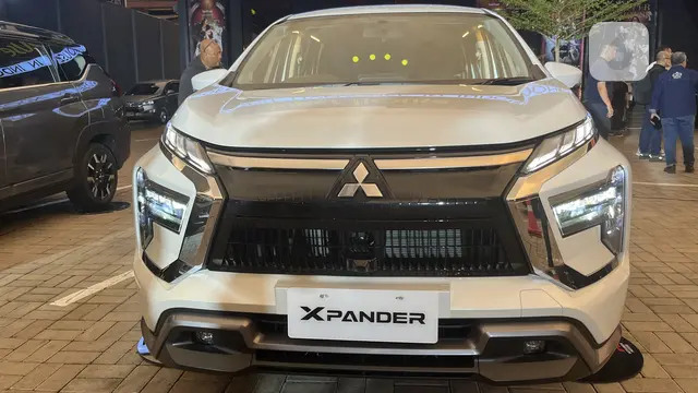 purerossi.com - Mitsubishi Motors Indonesia kembali menghadirkan inovasi terbaru dengan peluncuran Mitsubishi New Xpander dan Xpander Cross 2025 yang diperkirakan akan menjadi salah satu pilihan utama di segmen mobil keluarga dan crossover tahun ini.
