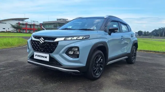 purerossi.com, Jakarta - PT Suzuki Indomobil Sales (SIS) siap meluncurkan model terbarunya, Suzuki Fronx. Kabarnya, mobil baru bergaya SUV Coupe ini akan diluncurkan secara resmi di Indonesia, tak lama lagi.