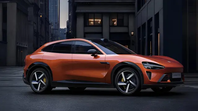 purerossi.com-Xiaomi, perusahaan teknologi terkenal asal Tiongkok, kembali menggebrak pasar otomotif dengan peluncuran SUV listrik terbarunya yang diberi nama YU7. Kendaraan ini dirancang untuk memenuhi kebutuhan mobilitas modern yang mengedepankan teknologi canggih dan ramah lingkungan.