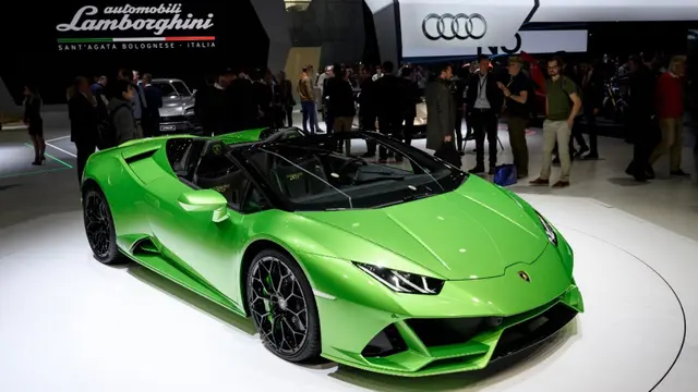 Pada suatu malam yang gelap dan sunyi, sebuah Lamborghini berwarna merah menyala parkir di garasi rumah mewah di pusat kota. Mobil sport mewah ini adalah kebanggaan pemiliknya, seorang pengusaha sukses bernama Daniel.