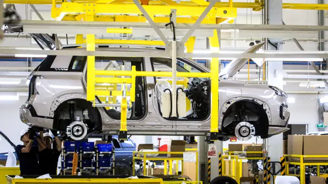 Indomobil Group, salah satu perusahaan otomotif terbesar di Indonesia, mengumumkan langkah strategis dengan mengakuisisi saham di perusahaan manufaktur komponen otomotif, NMI (Nippon Mechanical Industries). Langkah ini menandai komitmen Indomobil untuk memperkuat posisi di industri otomotif nasional dan memperluas kapasitas produksi mobil di tengah meningkatnya permintaan pasar dan dorongan pemerintah terhadap pengembangan kendaraan dalam negeri.