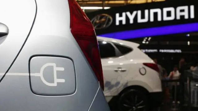 Operasional pabrik baterai Hyundai-LG di Amerika Serikat mengalami penundaan sementara sebagai akibat dari razia imigran yang dilakukan oleh otoritas imigrasi setempat. Kejadian ini menimbulkan kekhawatiran dan ketidakpastian di industri otomotif dan energi terbarukan, mengingat pentingnya pabrik tersebut dalam rantai pasok baterai listrik yang sedang berkembang pesat.