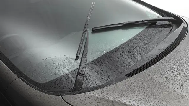 Wiper dan karet jendela mobil merupakan komponen penting yang berfungsi memastikan kaca mobil tetap bersih dari debu, hujan, dan kotoran lainnya, sehingga pengemudi dapat melihat jalan dengan jelas. Jika tidak dirawat dengan baik, kedua komponen ini dapat mengalami kerusakan yang mempengaruhi kenyamanan dan keselamatan berkendara.